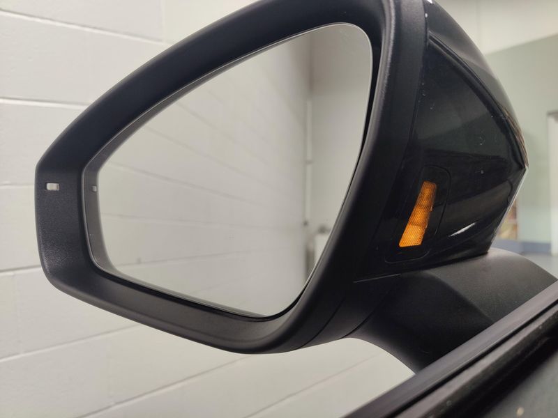 Used 2023 Volkswagen ID.4 Pro S AWD w/Glass RoofImage 8