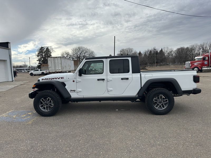 2024 Jeep Gladiator Mojave 4x4Image 5