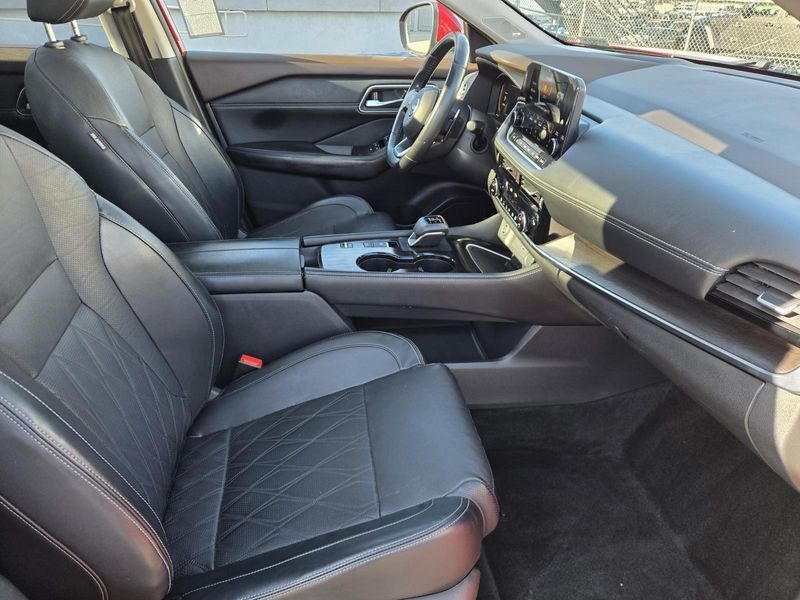 Used 2022 Nissan Rogue FWD Platinum