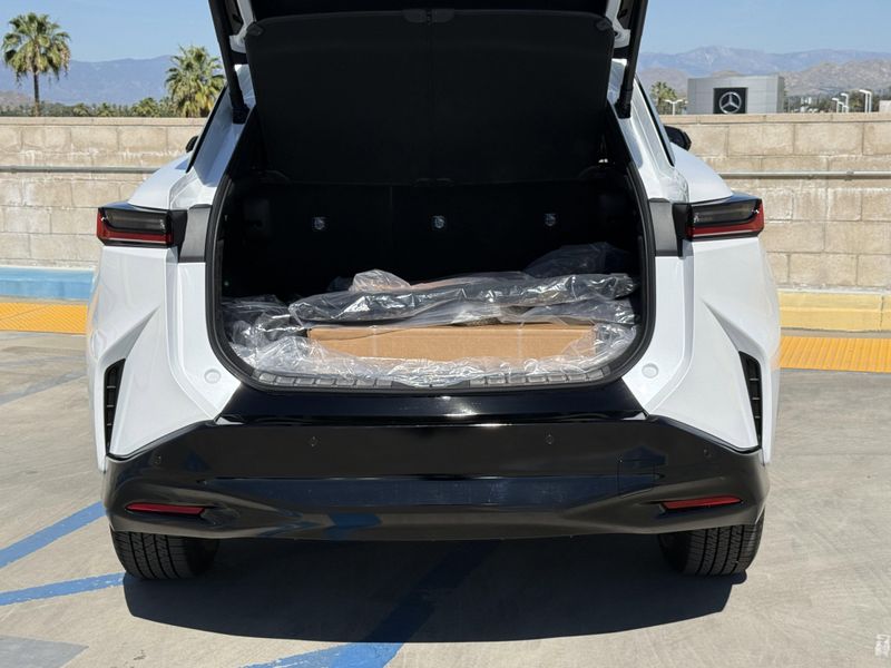 New 2026 Lexus RZ 350e PremiumImage 13