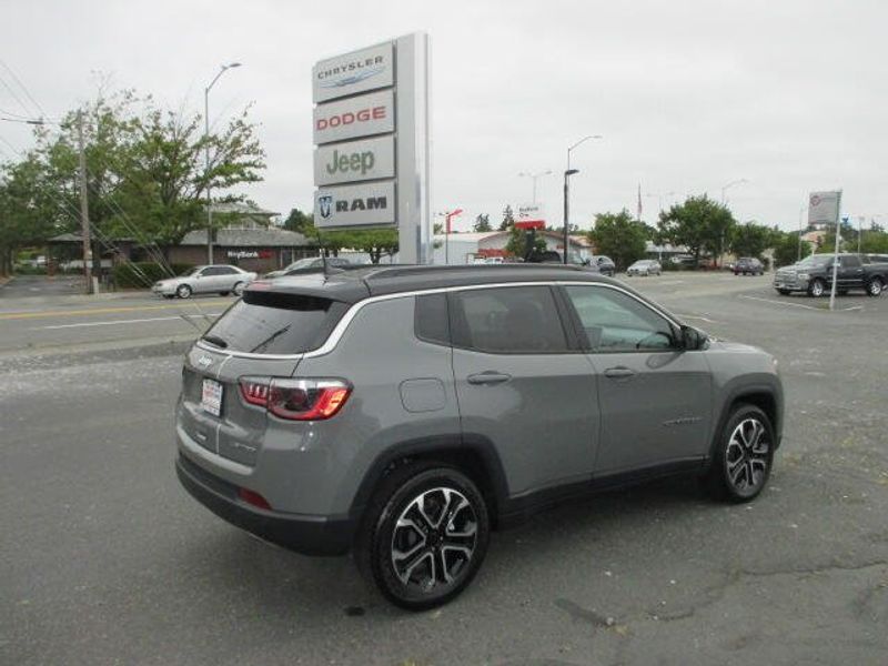 Used 2023 Jeep Compass LimitedImage 7