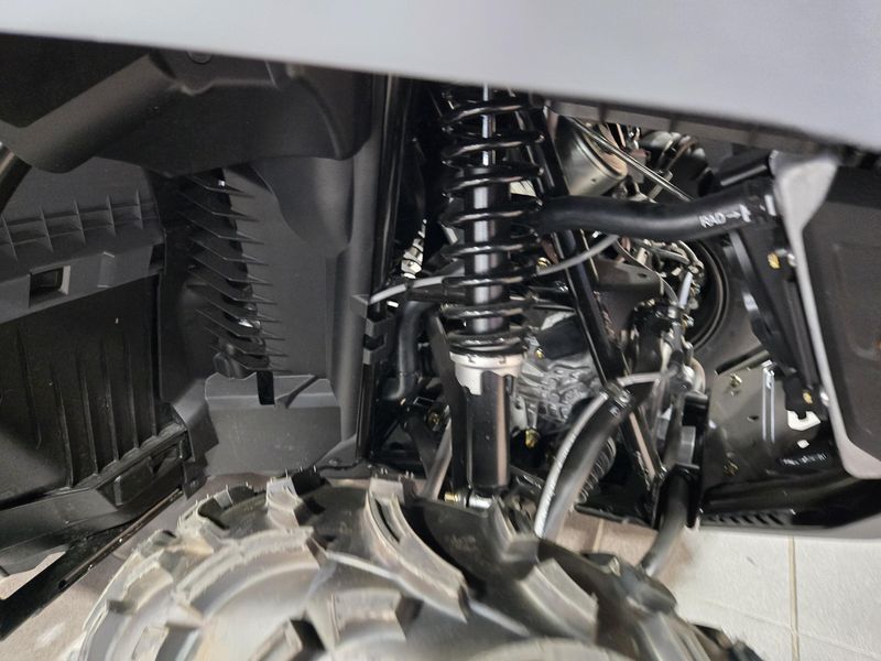 2025 Can-Am OULANDER 700 GRANITE GRAY Image 14