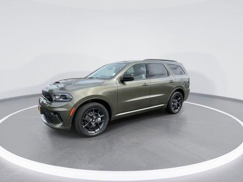 New 2026 Dodge Durango Gt Awd Hemi V8Image 4