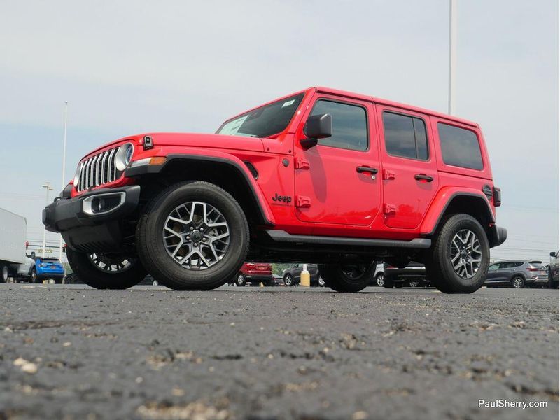 New 2025 Jeep Wrangler 4-door SaharaImage 14