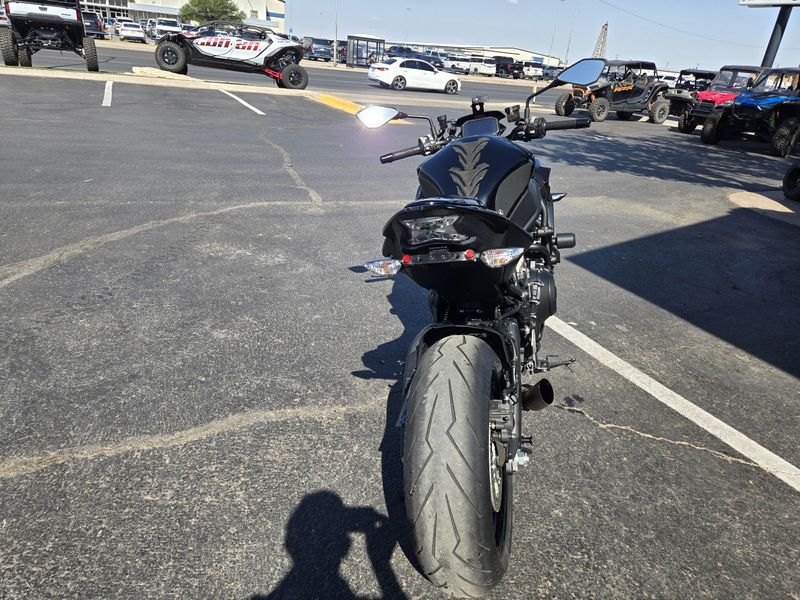 2021 Kawasaki Z H2 Base Image 9