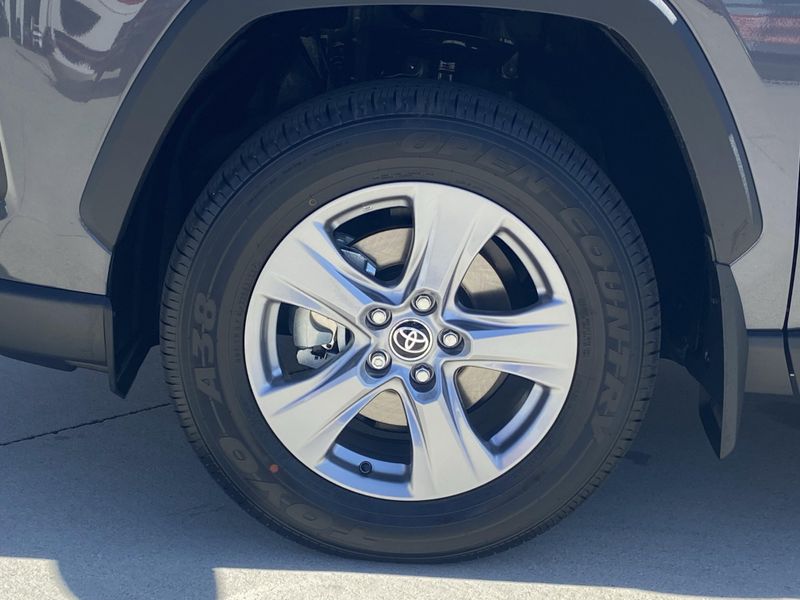 New 2025 Toyota RAV4 Hybrid XLEImage 8