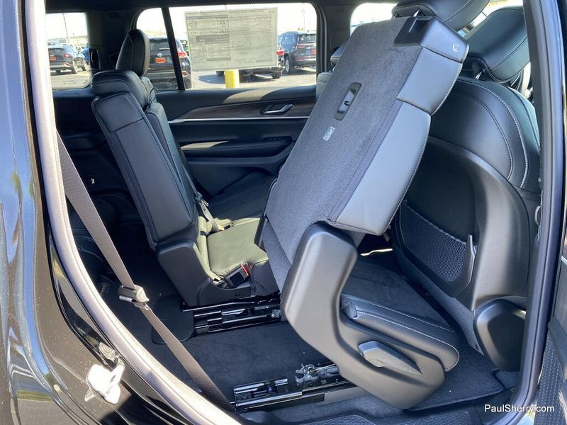 New 2026 Jeep Grand Cherokee L Laredo Altitude 4x4