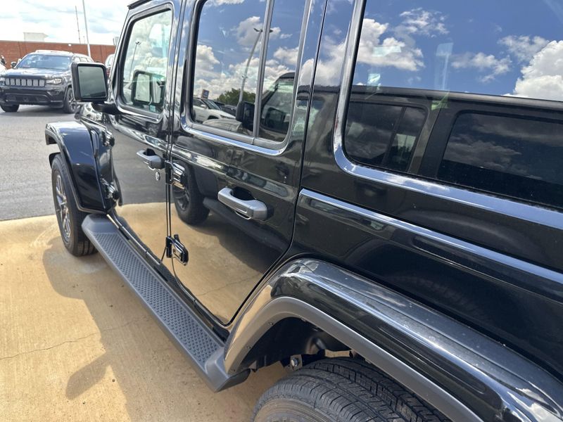 New 2025 Jeep Wrangler 4-door SaharaImage 10