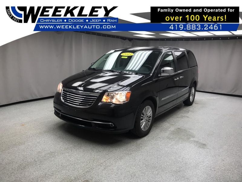 Used 2013 Chrysler Town & Country Touring-LImage 1