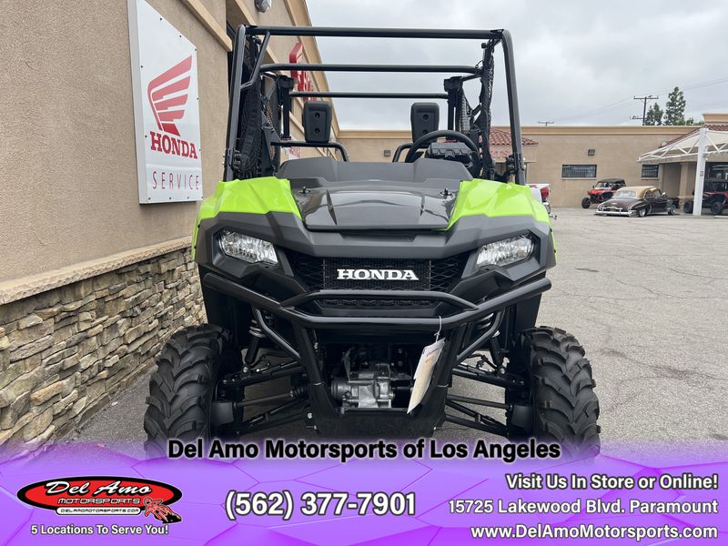 2024 Honda SXS700M4DLR  in a KRYPTON GREEN exterior color. Del Amo Motorsports of Los Angeles (562) 262-9181 delamomotorsports.com 