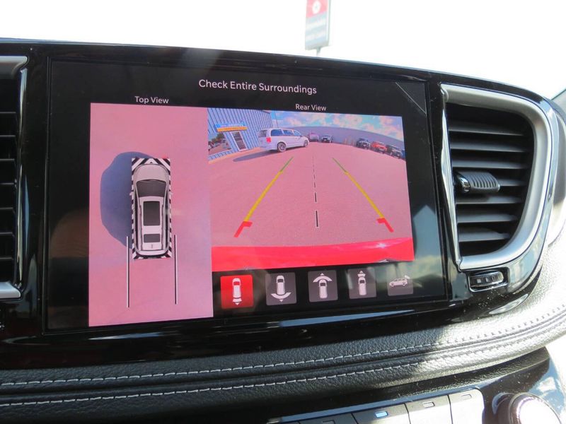 New 2026 Chrysler Voyager LxImage 15