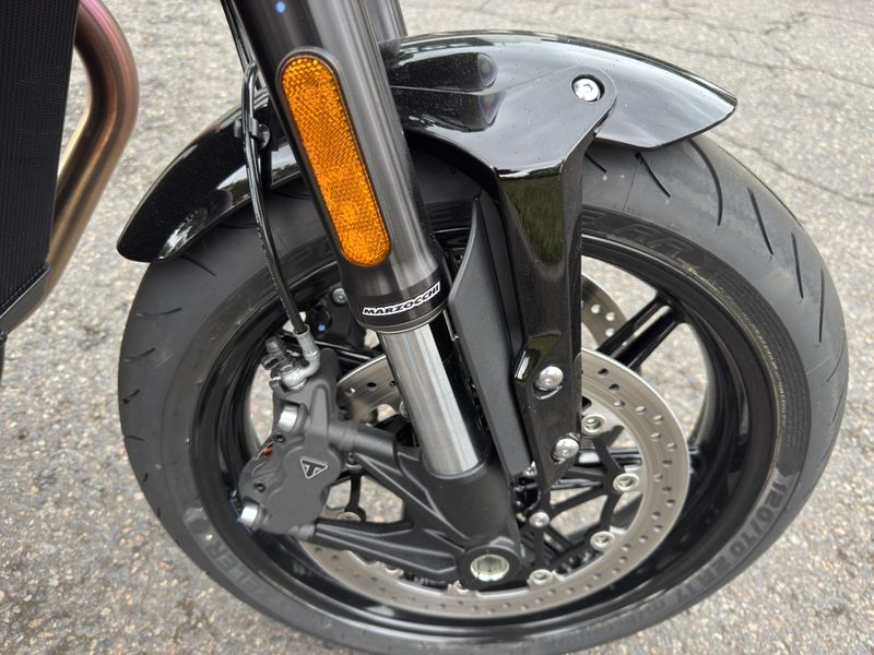 2025 Triumph Speed Twin 1200 - ALUMINUM SILVER 