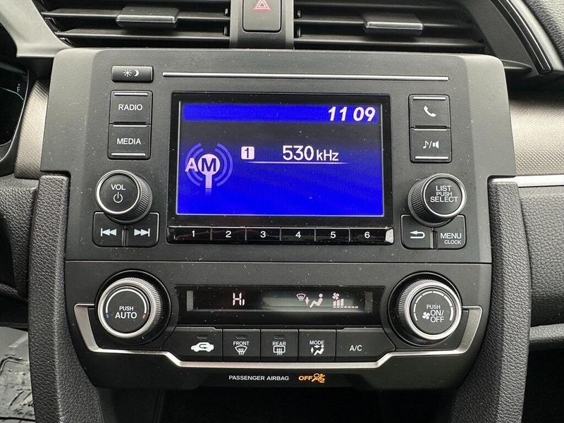 2019 Honda Civic LXImage 4