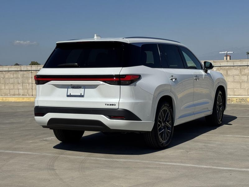 New 2026 Lexus NX 450h+ LuxuryImage 9
