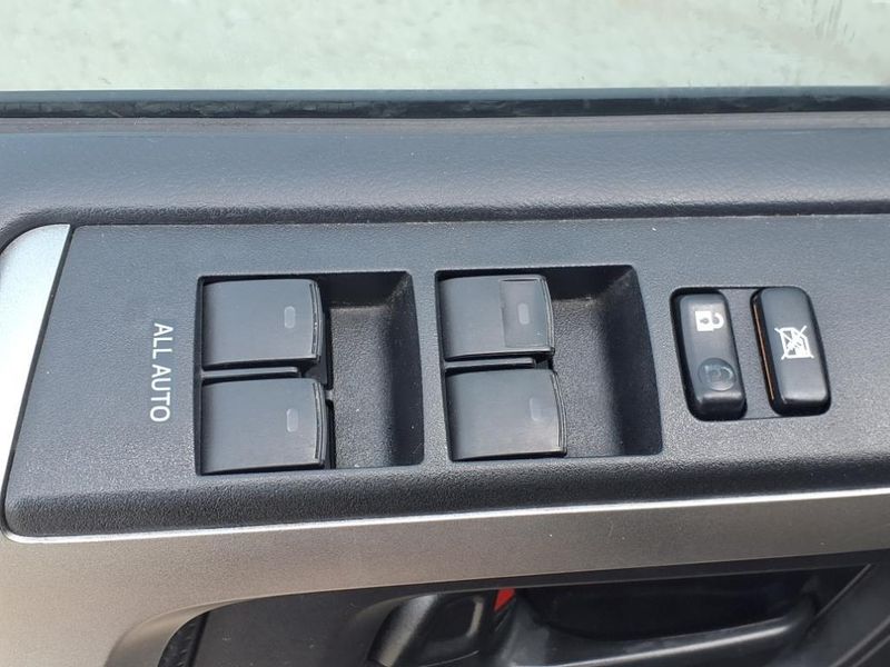 2011 Toyota 4Runner LimitedImage 16