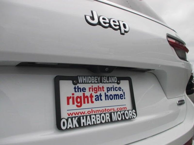 Used 2022 Jeep Grand Cherokee L OverlandImage 11