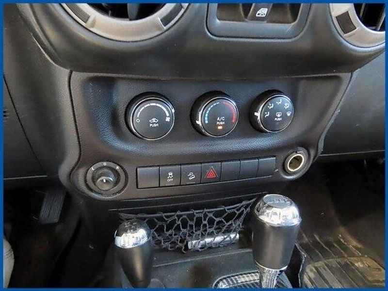 2016 Jeep Wrangler Unlimited SportImage 17