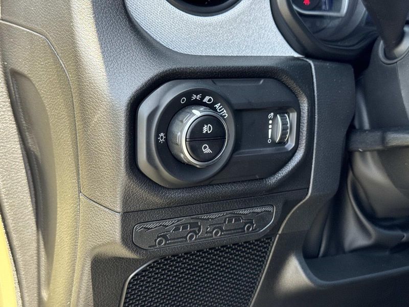 New 2026 Jeep Gladiator Sport S 4x4