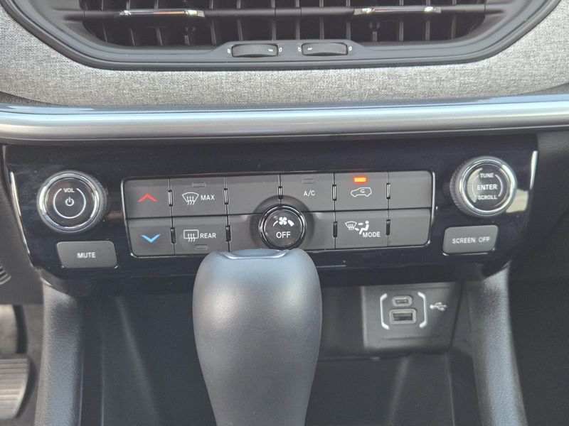 Used 2025 Jeep Compass Latitude 4x4