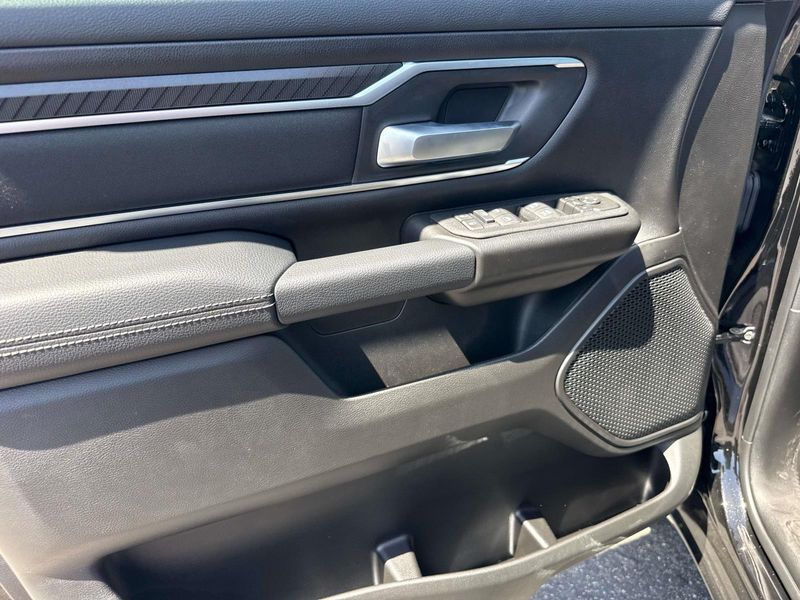 New 2026 RAM 1500 Big Horn Crew Cab 4x2 5'7' Box