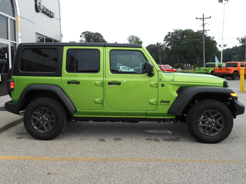 New 2025 Jeep Wrangler 4-door Sport SImage 31