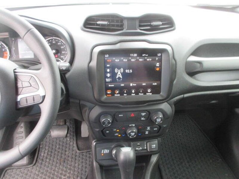 Used 2023 Jeep Renegade LatitudeImage 19