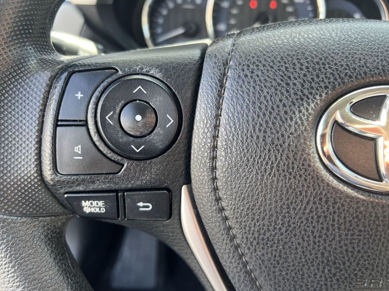 2015 Toyota Corolla LEImage 10