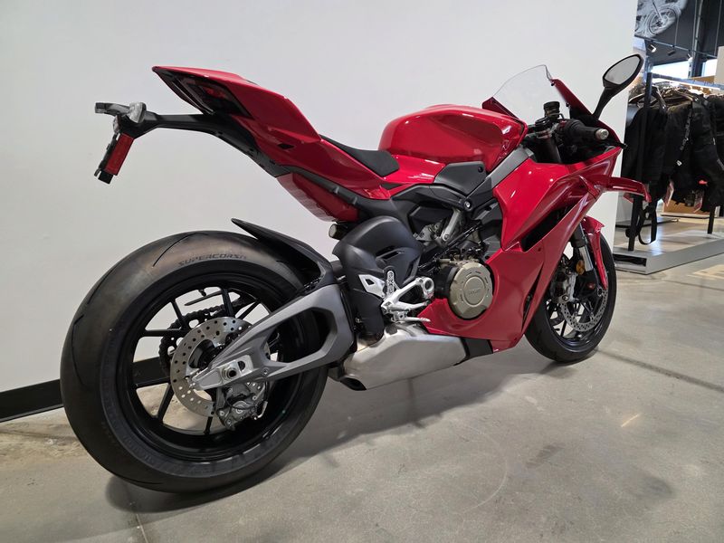 New 2025 Ducati Panigale V4 