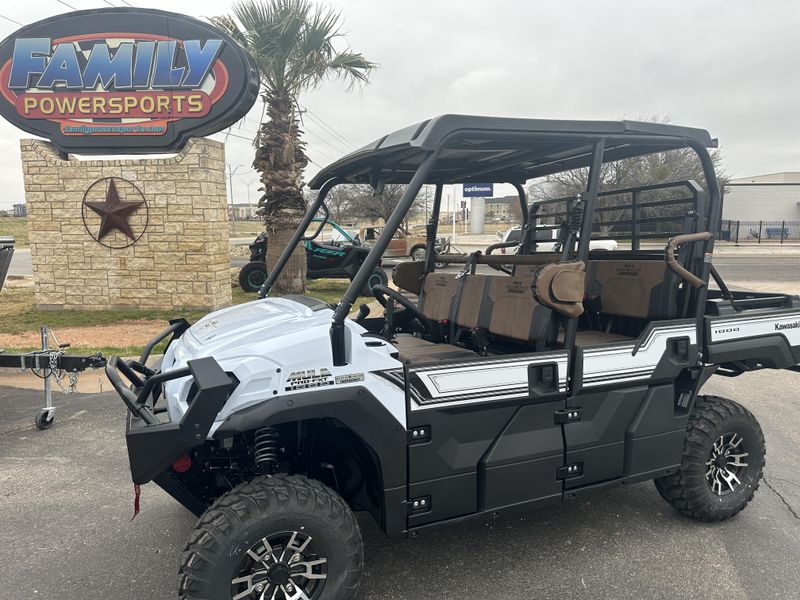 2025 Kawasaki MULE PROFXT 1000 LE PLATINUM RANCH EDITION METALLIC STARDUST WHITEImage 1