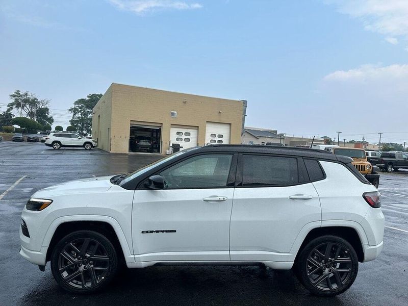 2025 Jeep Compass Limited photo 4