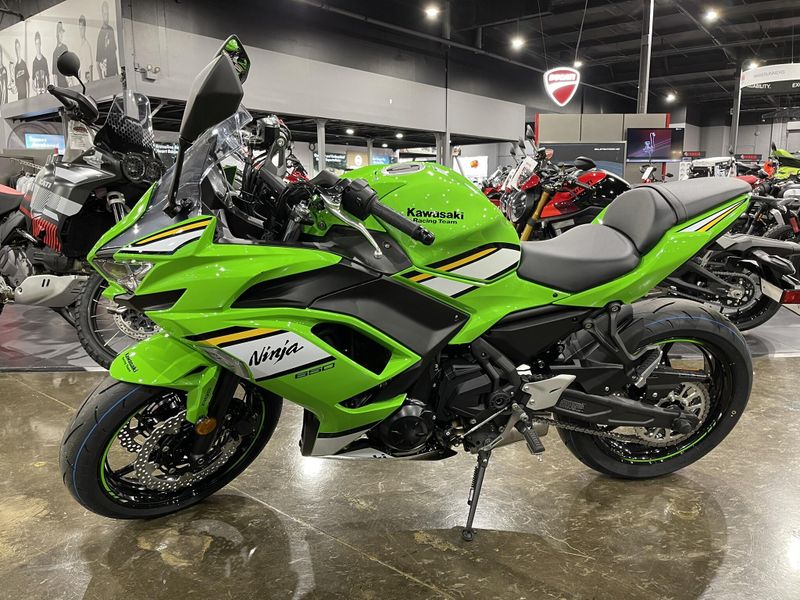 2025 Kawasaki NINJA 650 KRT EDITION ABS Image 4