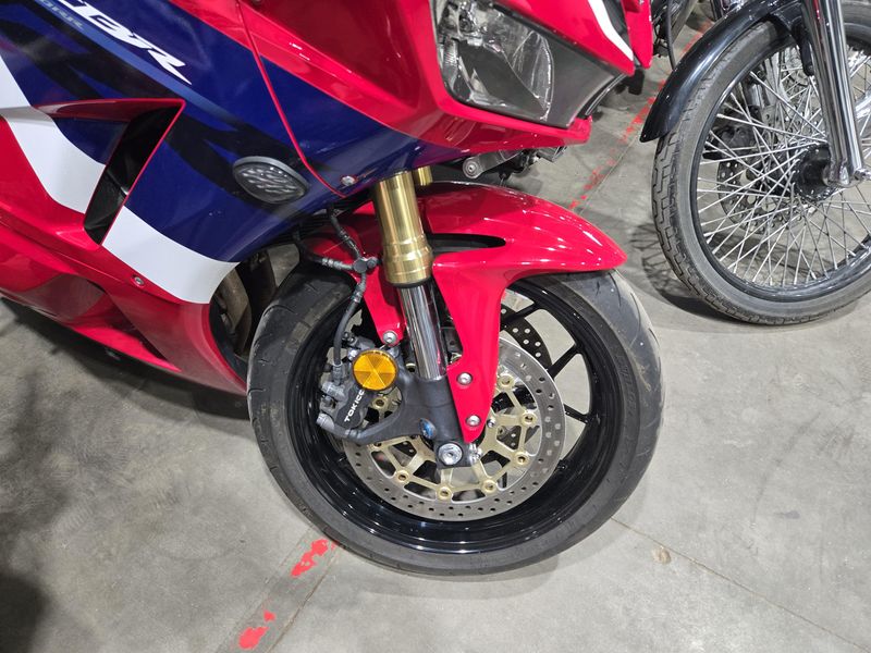 USED 2023 HONDA CBR600RR BASE Image 9