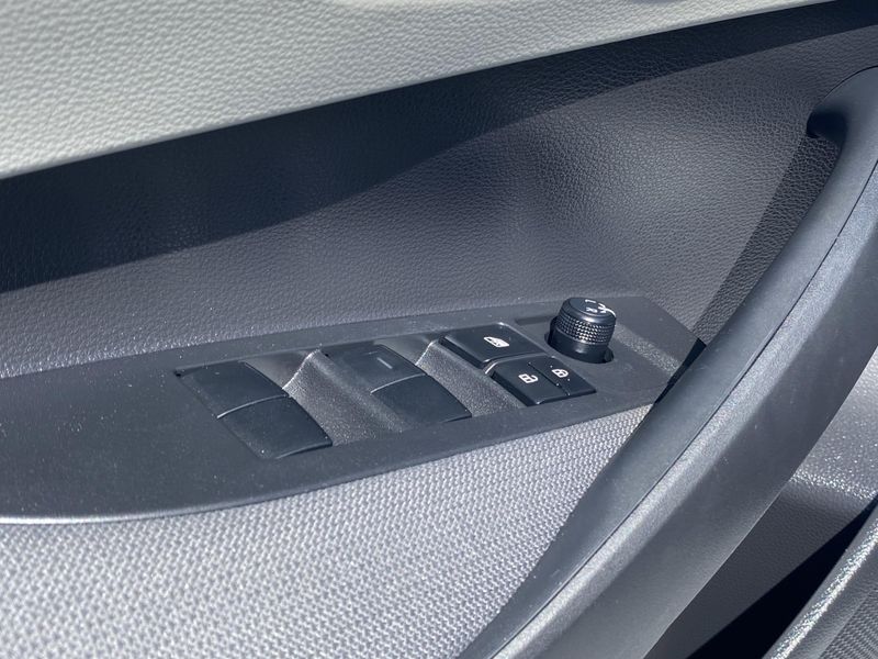 Used 2025 Toyota Corolla LEImage 18