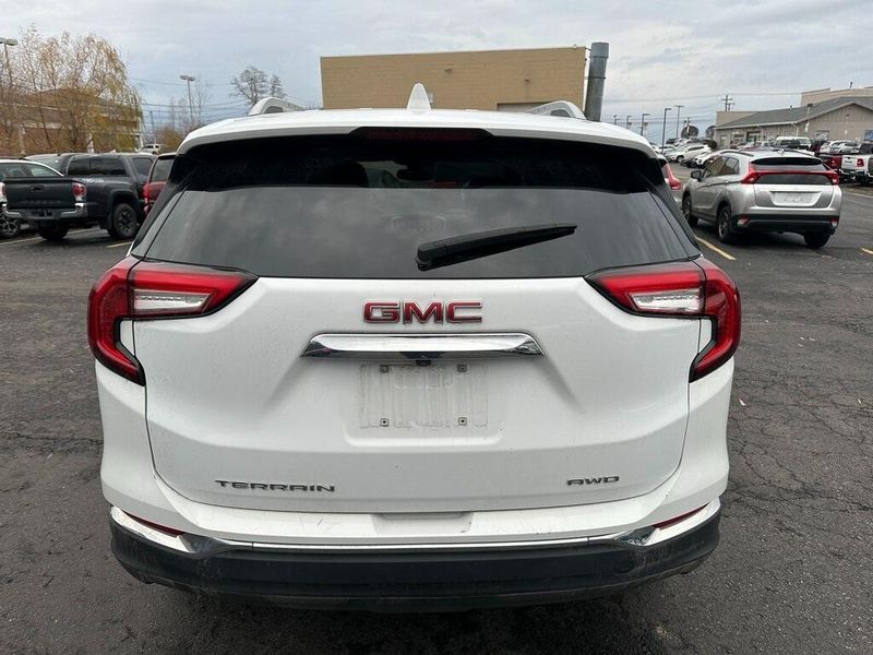 2024 GMC Terrain SLTImage 12