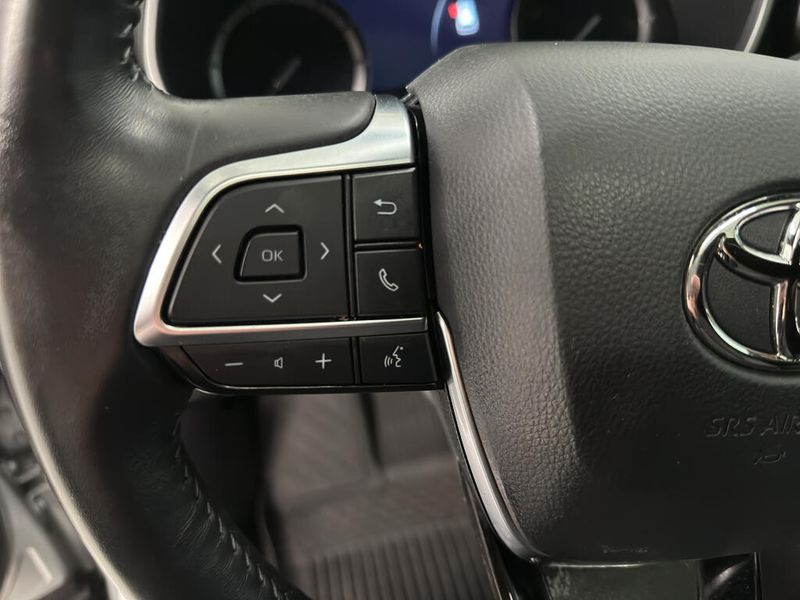 2021 Toyota Highlander XSE photo 14