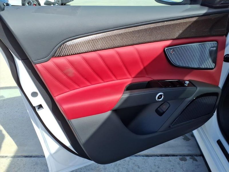 New 2026 Maserati Grecale ModenaImage 14