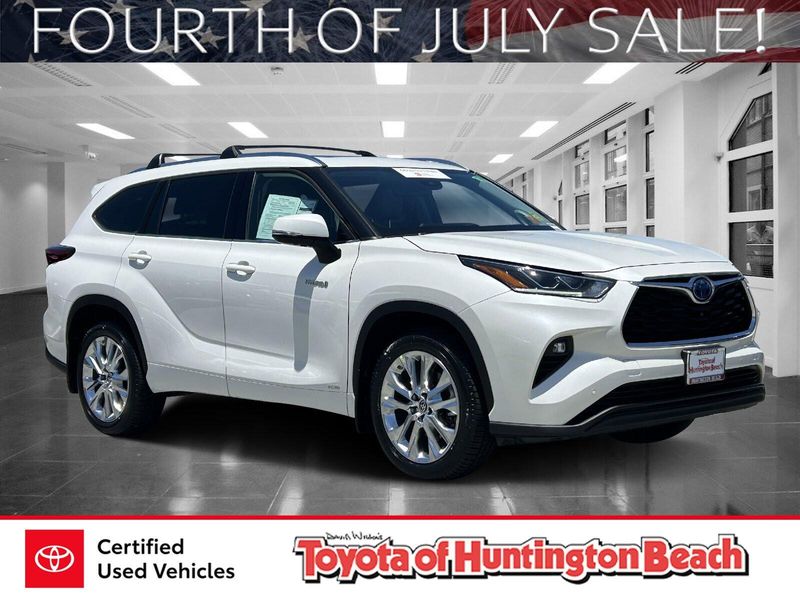 Used 2021 Toyota Highlander LimitedImage 1