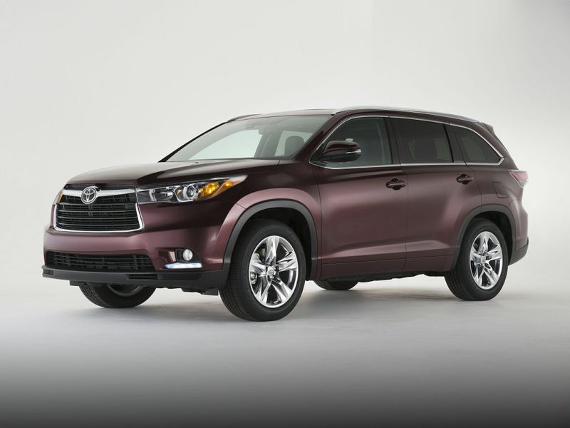 Used 2015 Toyota Highlander LE Plus V6Image 1
