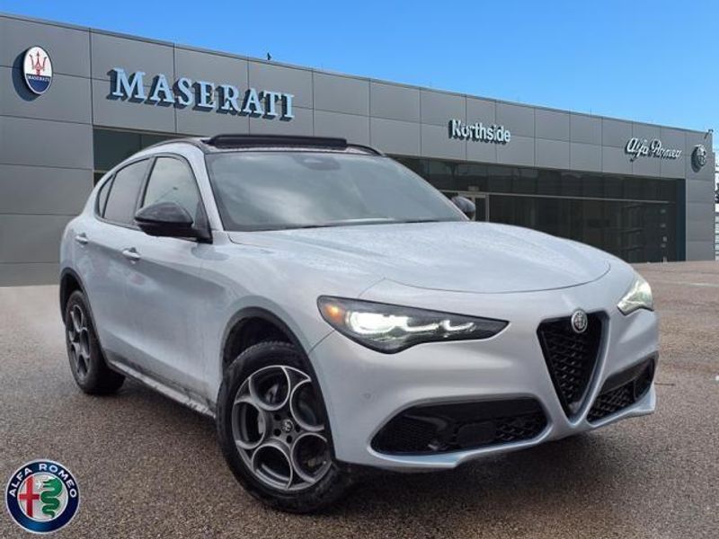 2025 Alfa Romeo Stelvio SprintImage 1