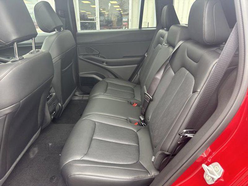 New 2026 Jeep Cherokee Overland 4x4Image 18