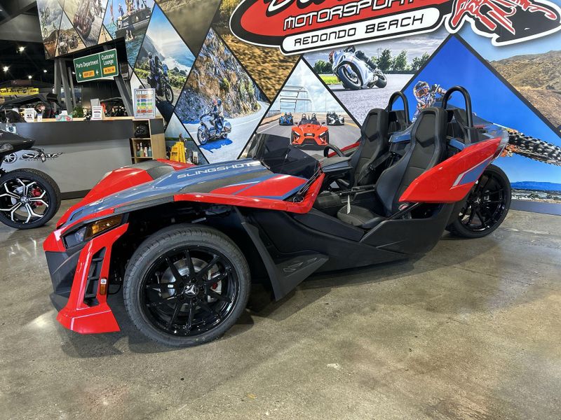 New 2025 Polaris SLINGSHOT SLR AUTODRIVE Image 11