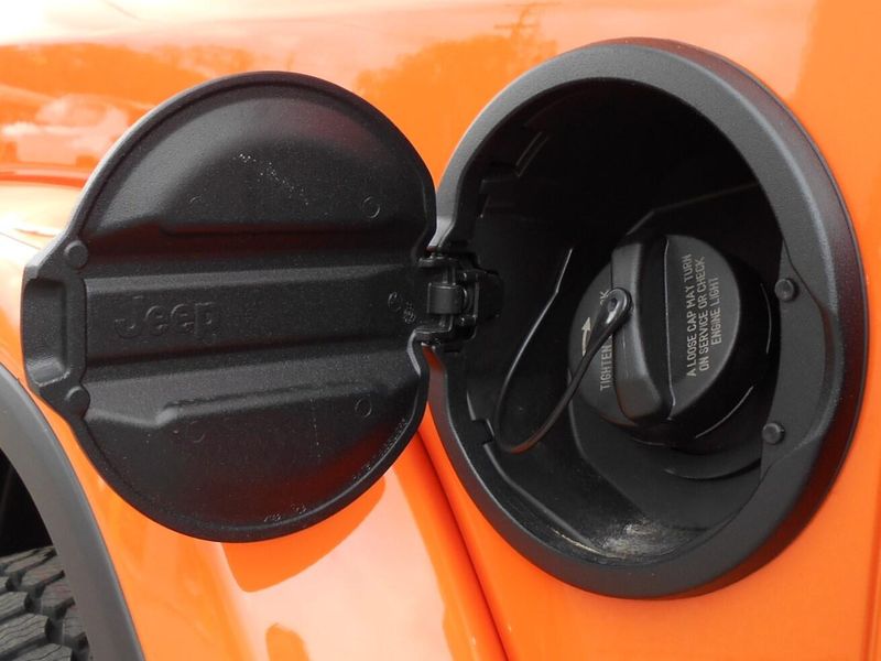 2025 Jeep Wrangler 4-door SaharaImage 31