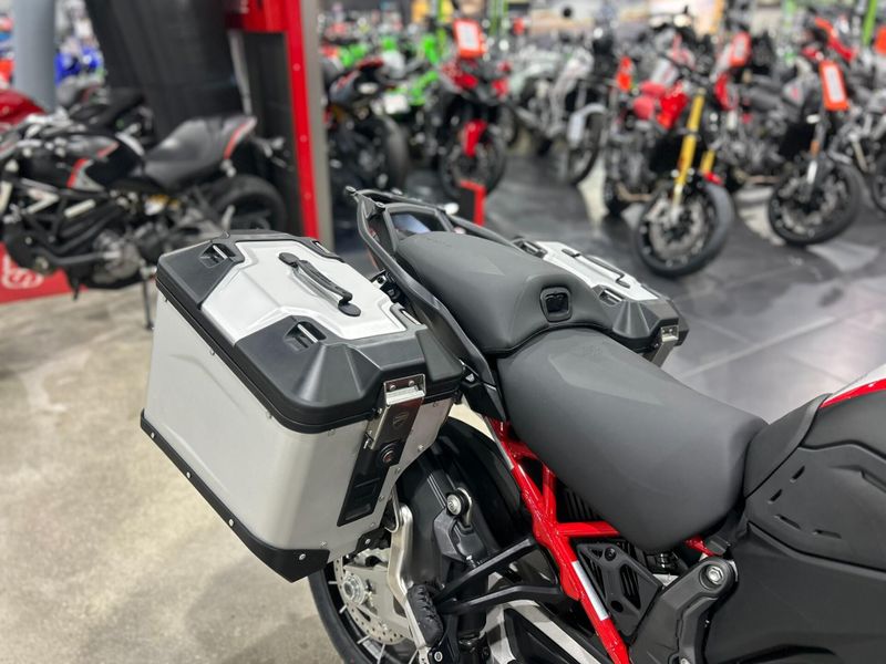 New 2025 Ducati MULTISTRADA V4 RALLY TRAVEL & RADAR SPOKED WHEELS Image 34