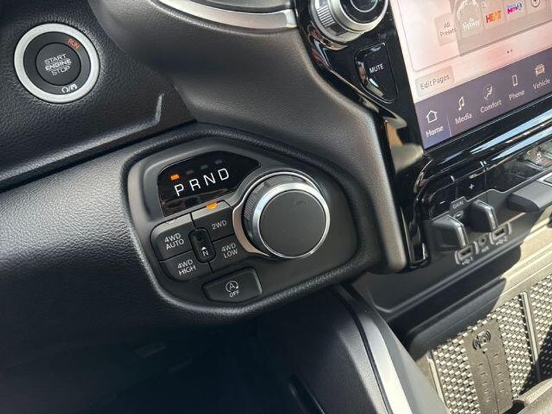 2026 RAM 1500 Big Horn Crew Cab 4x4 5'7' Box