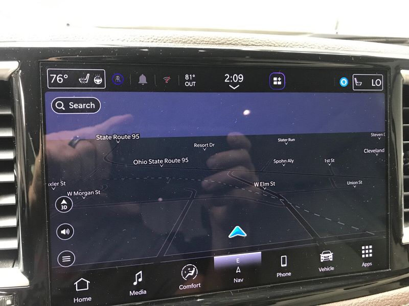 Used 2021 Chrysler Pacifica Touring LImage 11