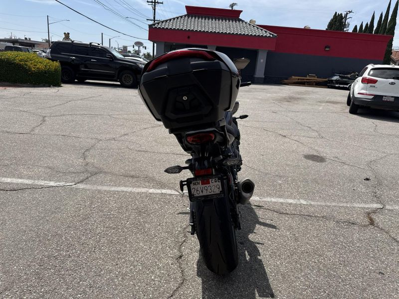 Used 2024 Yamaha MT-10 Image 18