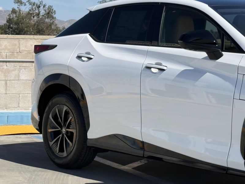New 2026 Lexus RZ 350e PremiumImage 5