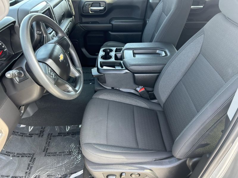 Used 2025 Chevrolet Silverado 1500 CustomImage 16