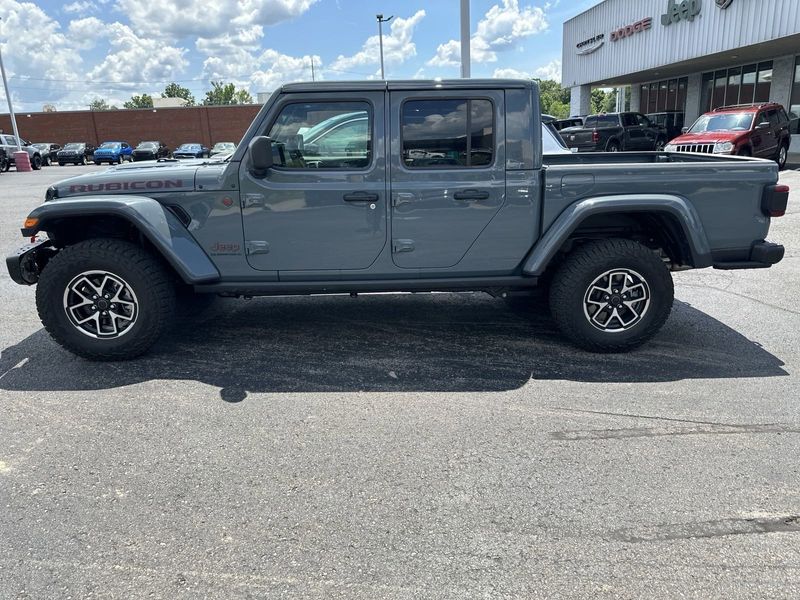 2024 Jeep Gladiator Rubicon X 4x4Image 2