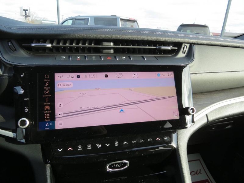 New 2026 Jeep Grand Cherokee Limited 4x4Image 14